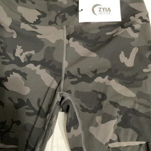 Zyia active  USA Camouflage distressed Leggings new with tags size 12